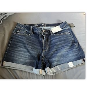 A.N.A Women's Denim Shorts Mid-Rise Shortie Short Size 14 New With Tags